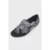 Men's loafers with gray embroidery