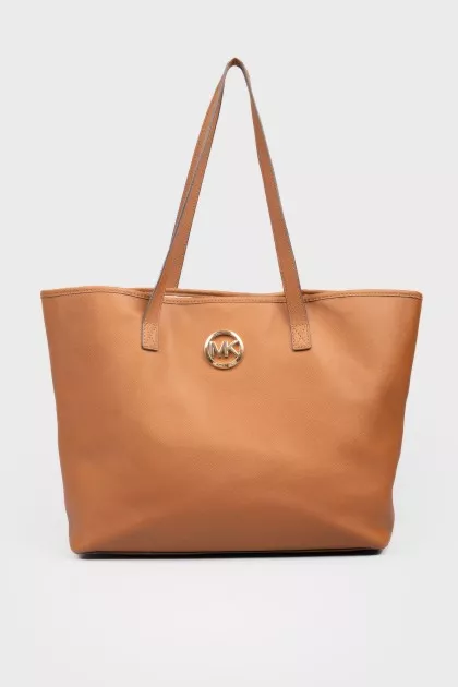 Bag with two handles on a magnet