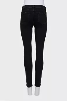 Skinny jeans with rips