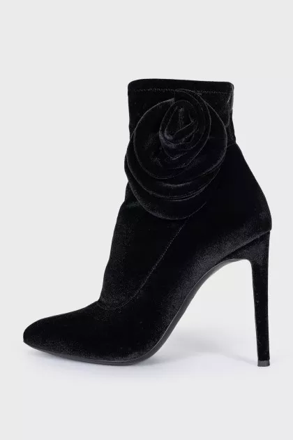 Velvet ankle boots with decor