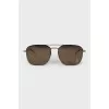 Sunglasses with logo on the lens