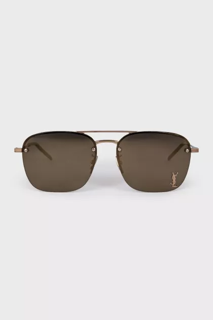 Sunglasses with logo on the lens