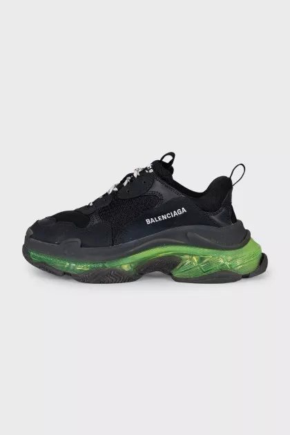 Черные кроссовки Triple S