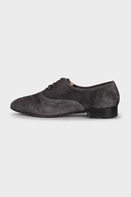 Soft suede lace-up shoes