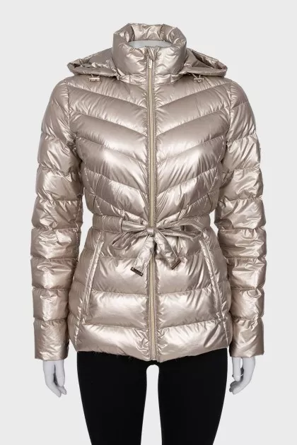Fitted down jacket with a zipper