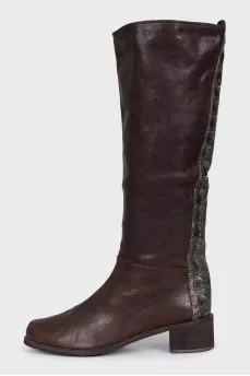 Leather boots with contrasting insert