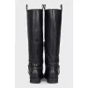Leather boots insulated with fur