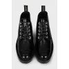 Patent leather boots with logo