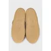 Suede boots insulated with fur
