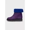 Suede boots insulated with fur