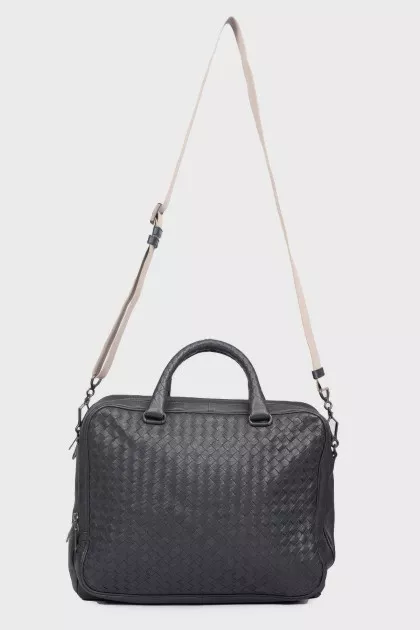 Male portfolio on a zipper on the shoulder belt