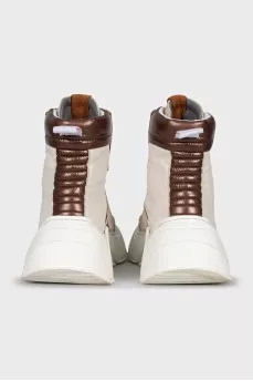 Leather boots with contrasting inserts