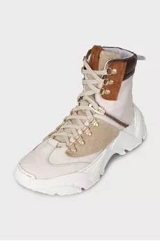 Leather boots with contrasting inserts