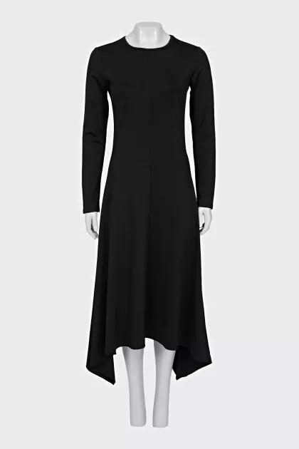Dress with an asymmetrical hem