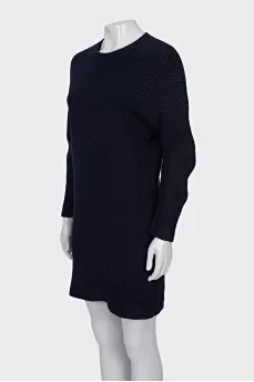Straight wool dress with long sleeves