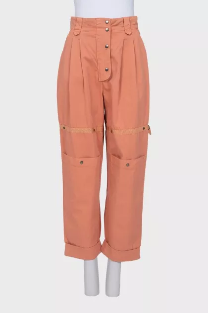 High-waisted trousers with pockets