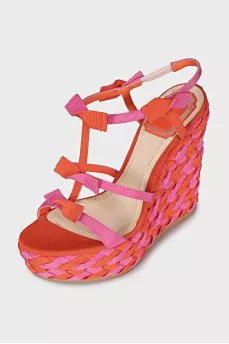 Braided sandals with bows