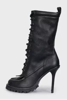 Leather ankle boots with a textured sole
