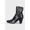 Leather ankle boots with pointed toes