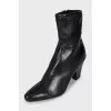 Leather ankle boots with pointed toes