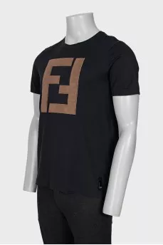 Men's black T-shirt with brand logo