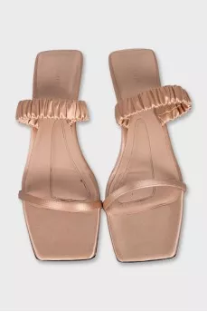 Kitten heel textile mules