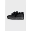 Suede slip-ons decorated with fur