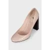 Patent beige leather shoes