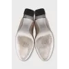 Patent beige leather shoes