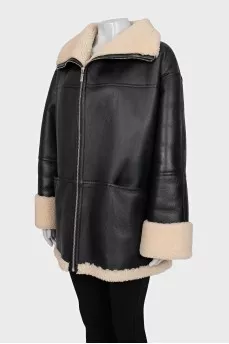 Straight-cut sheepskin coat with a zipper