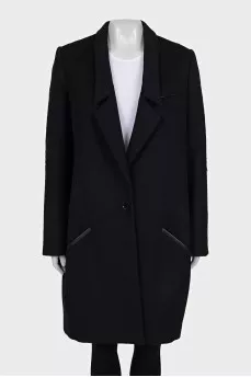 Straight-cut coat decorated with lace