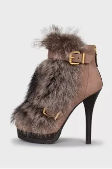 Шкіряні ботильйони з хутром