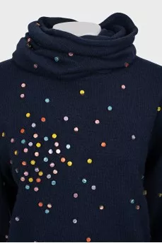 Sweater with a detachable cowl