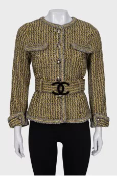 Single-breasted jacket with an accent buckle