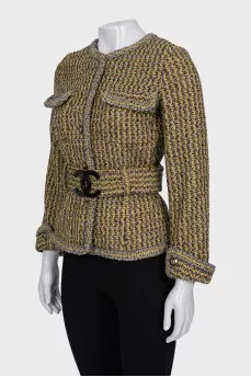 Single-breasted jacket with an accent buckle
