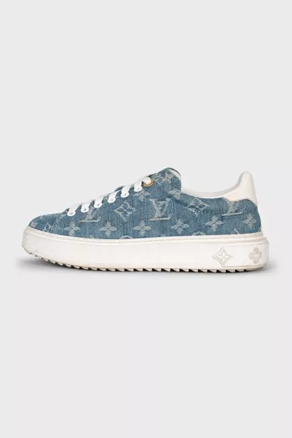 Stellar sneakers