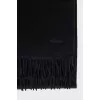 Wide scarf with fringe