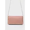 Clutch with spikes on the chain