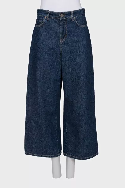 Wide-leg blue jeans