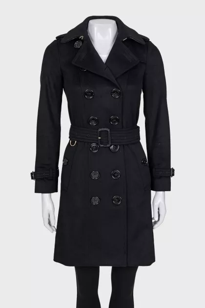 Fitted cashmere coat