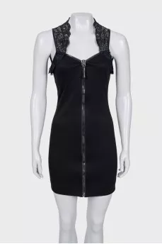 Fitted dress with lace