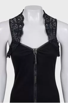 Fitted dress with lace