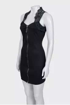 Fitted dress with lace