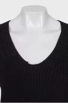 Black pullover with puff sleeves