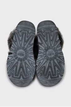 Suede Ugg boots decorated with fur