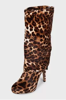 Heeled boots made of shaggy leather