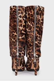 Heeled boots made of shaggy leather