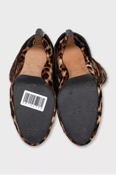 Heeled boots made of shaggy leather