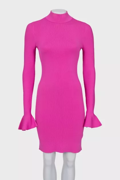 Fitted dress with flared sleeves