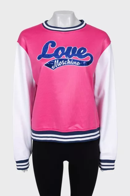 Sweatshirt decorated with sequin embroidery